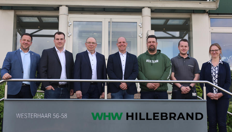 Gruppenbild von Vertretern von SARPI VEOLIA in Deutschland und Vertretern von WHW Hillebrand