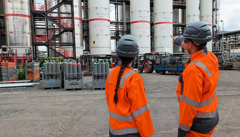 Besichtigung der neu errichteten Tankfarm