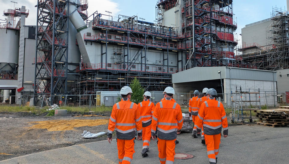 Besichtigung der im Bau befindlichen neuen Anlage