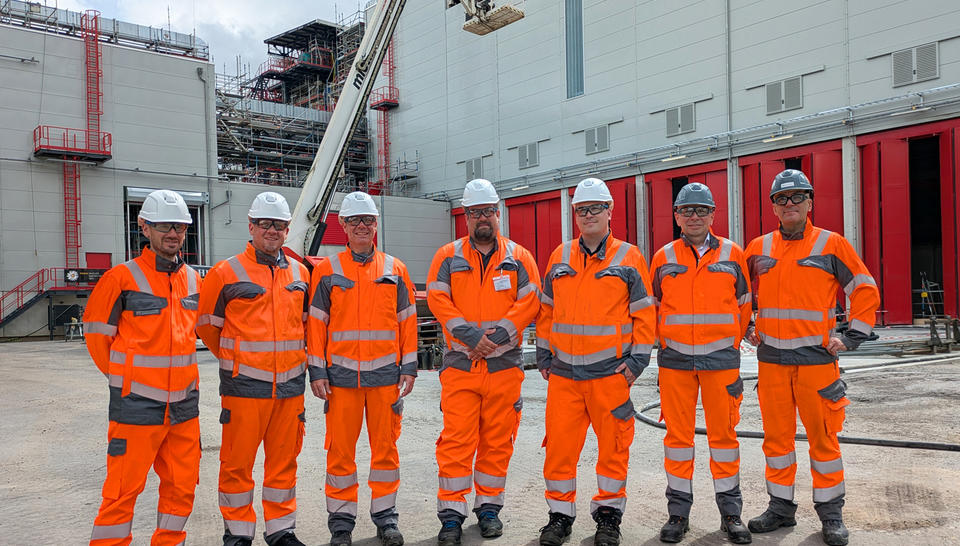 Gruppenbild mit Vertretern von SARPI VEOLIA in Deutschland und WHW Hillebrand